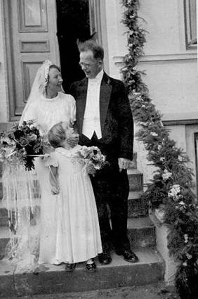 Aage Rosenstands bryllupsfest på Korinth Landbrugsskole d. 7. juli 1936 med lærerinde Thora Maria Skousen. Brudepigen er Thomas Rosenstands datter Bente.